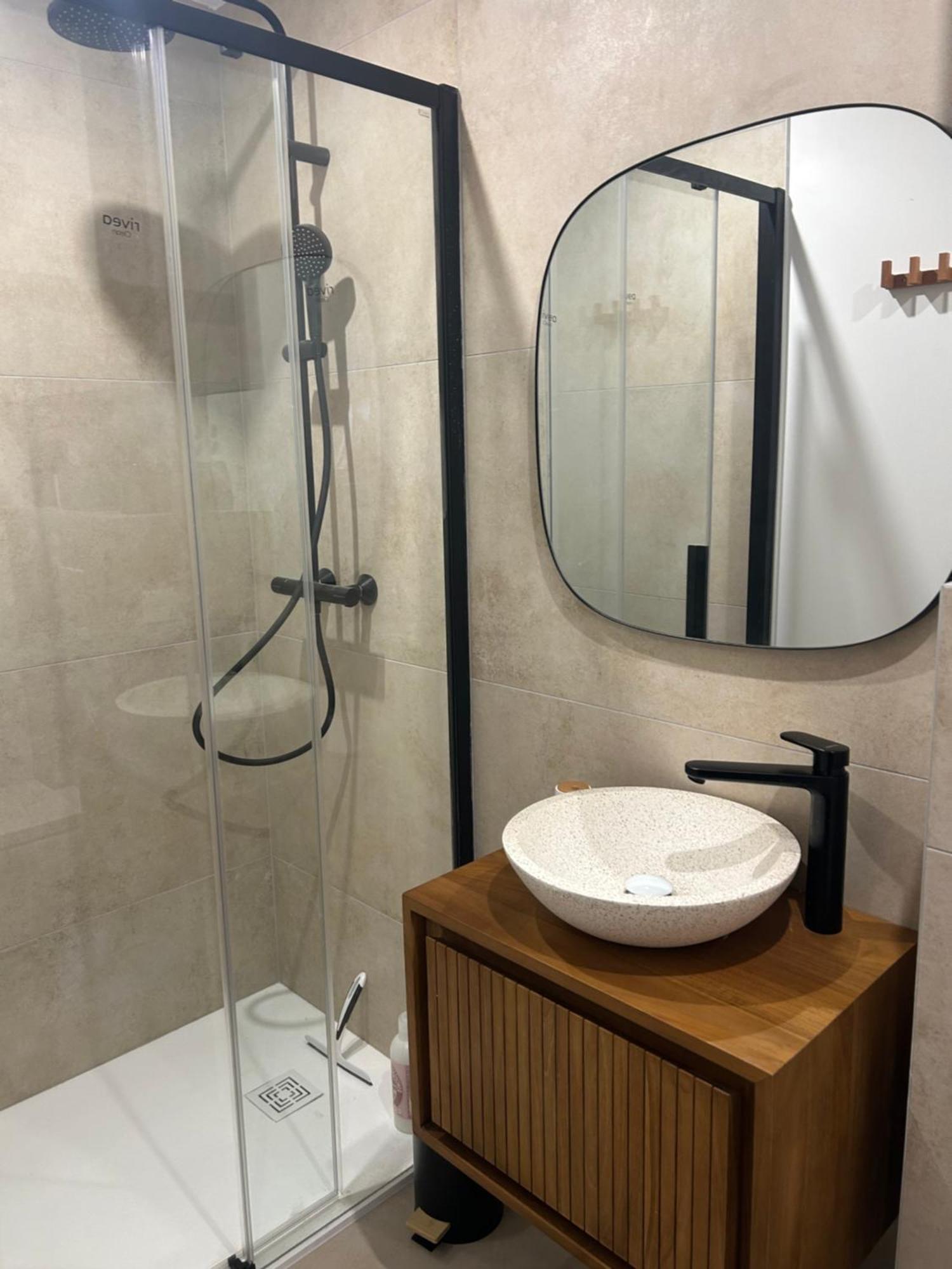 Studio Prestige Avec Terrasse Le Chene Dore Au Coeur Du Centre Touristique Cite Des Loisirs 200 M Du Galaxie,Face Au Snowworld Parking Gratuit Privatif Amneville Exterior photo