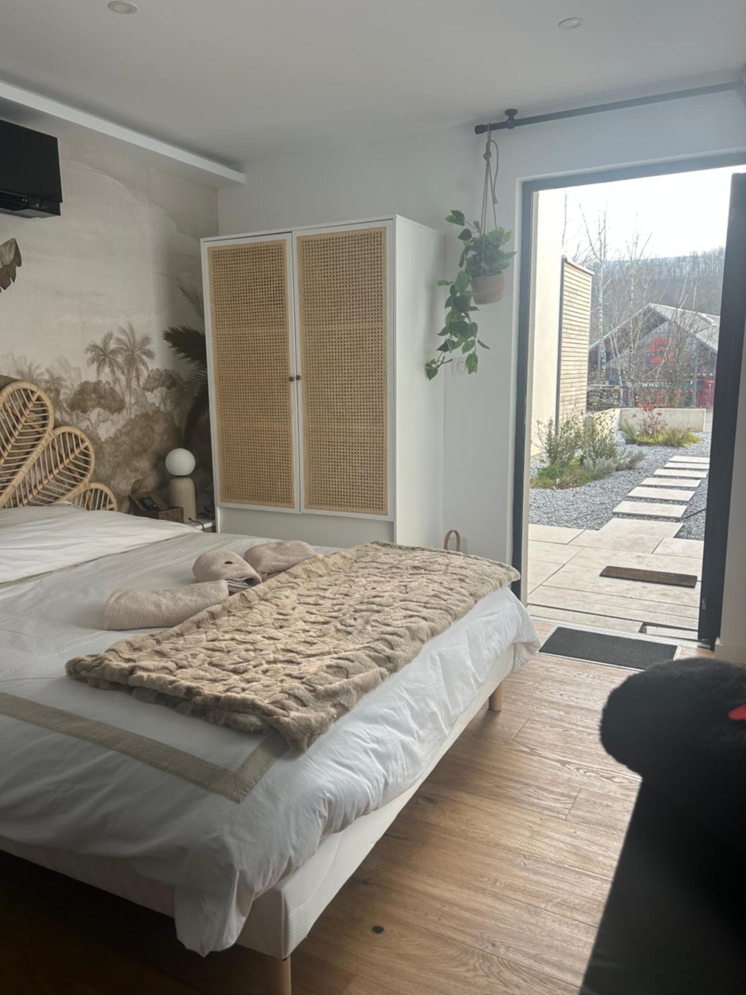 Studio Prestige Avec Terrasse Le Chene Dore Au Coeur Du Centre Touristique Cite Des Loisirs 200 M Du Galaxie,Face Au Snowworld Parking Gratuit Privatif Amneville Exterior photo